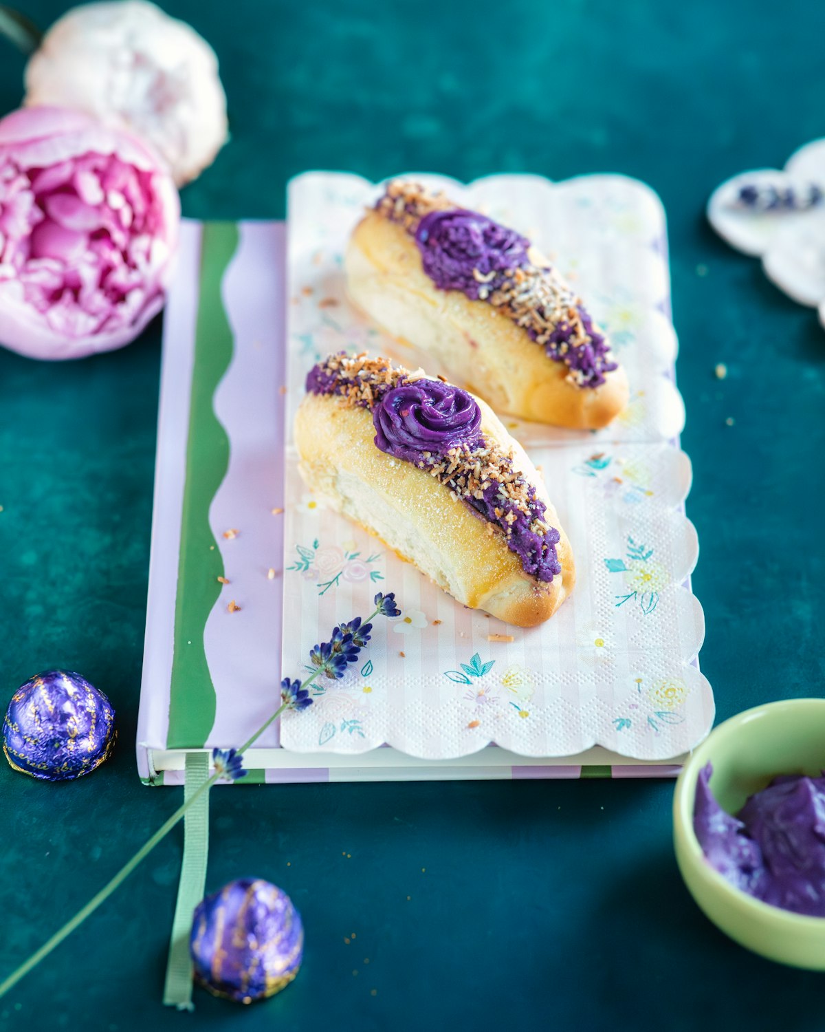 Ube filled buns